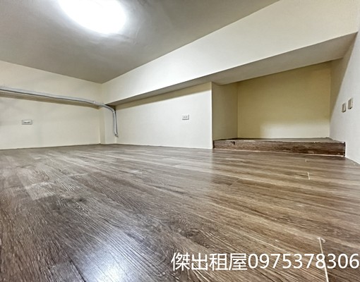 傑出租屋/稀有電梯樓中樓,一層三戶,陽台獨洗,可寵! - Image 4