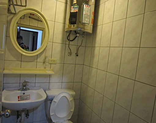 租的輕鬆！住得放鬆，市區優質電梯套房出租 - Image 3