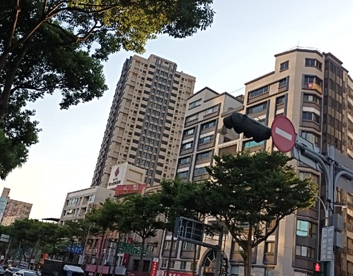板橋車站正對面雅致套房.四鐵共構可租補 - Image 12