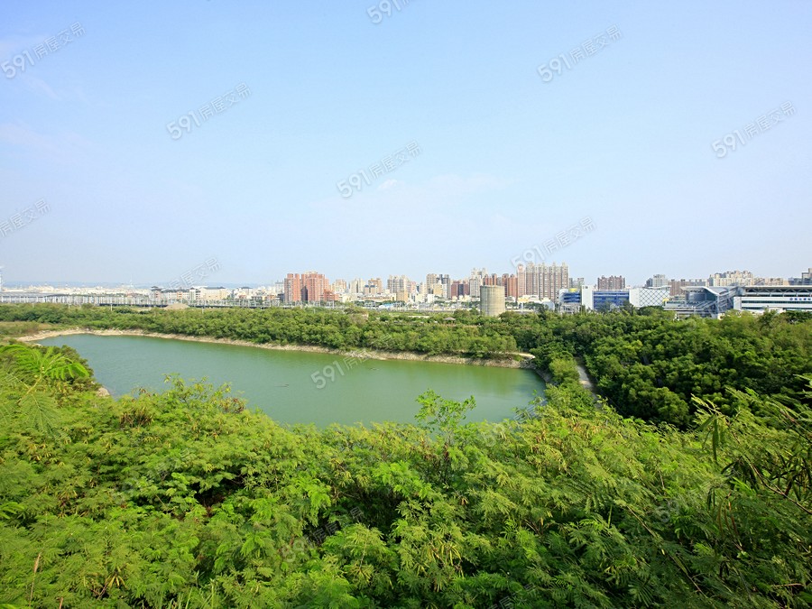 芳崗高鐵棧環境圖