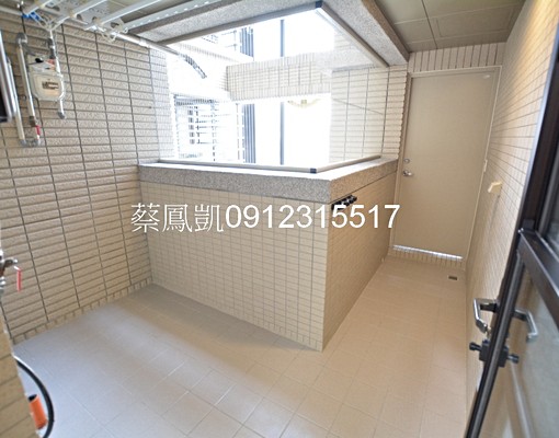 內湖捷運站/8年新名邸/氣派雙主臥設計/3+1房+車位 - Image 15