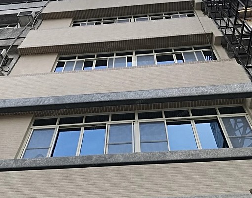 鳳山維新路雙捷運採光房(台水台電自行繳費) - Image 2