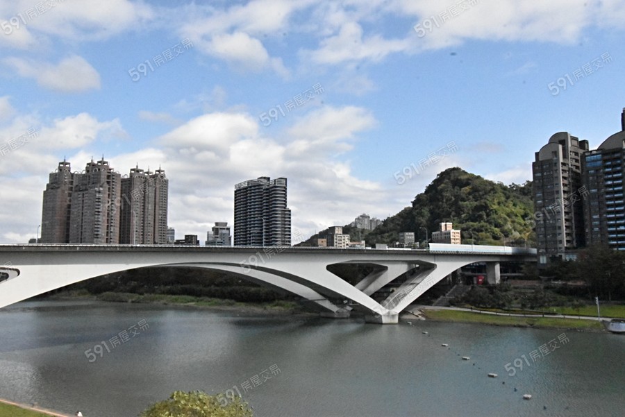 清崧華城逸品琚環境圖