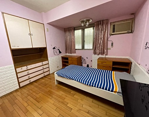 電梯套房、,有陽台、包水電、近中山國中站及行天宮站（限女） - Image 1