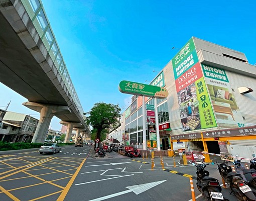 一點利商圈五大房4衛浴電梯華廈*可租補 - Image 1