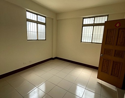 邊間透天出租,五房二廳二衛一廚、店住合一 - Image 9