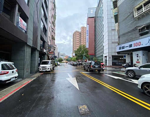 桂林路家樂福旁西寧南路上機械倉儲車位 - Image 3