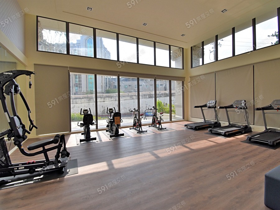 皇政首席鍗𨰦實景圖