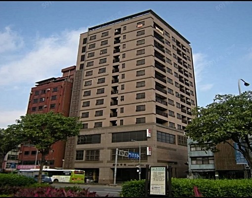 JR捷座_龍山寺站3號出口_休旅可停 - Image 2