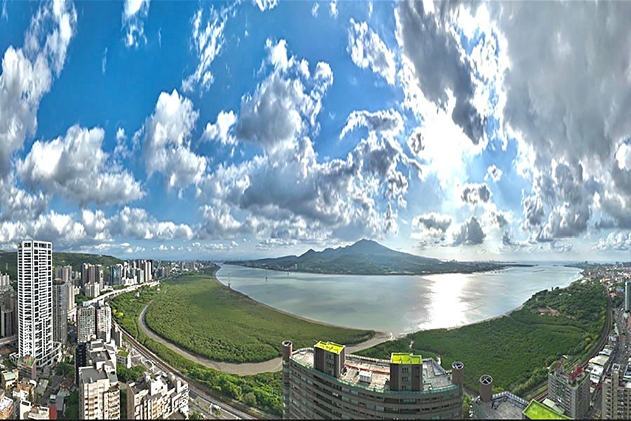 「海帝」擁有270度山海河景觀。