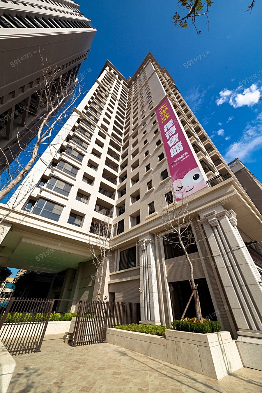 浩瀚大學漾實景圖