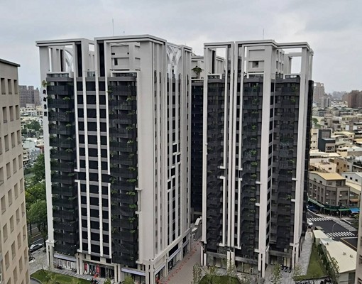 高醫隔壁社區一樓挑高郡都當代店面 - Image 1