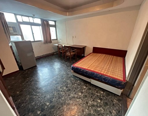 古亭站8號出口、大採光、共用陽台 - Image 1