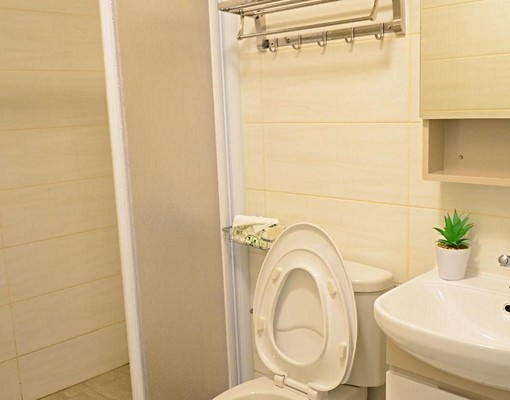 鹿港全新套房。獨洗。生活機能好。限女生 - Image 9