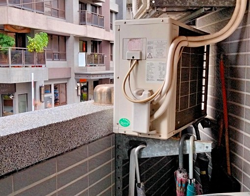 套房附廚房有陽台生活機能便利 - Image 2