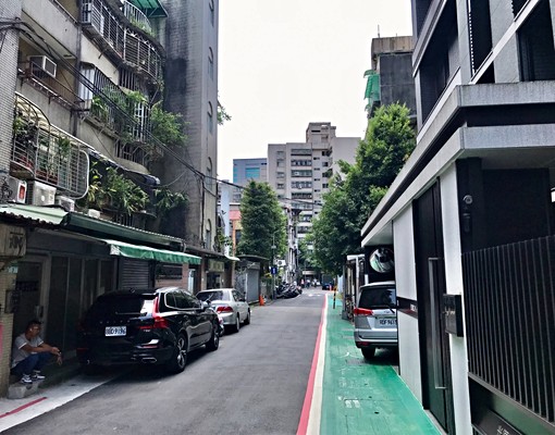國父紀念館旁坡平車位-請洽小巢胡旭文 - Image 2