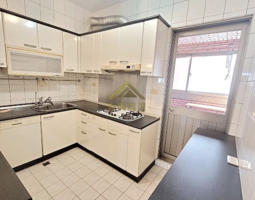 『西屯』至善路園道精裝三房含車位看屋可談~ - Image 4