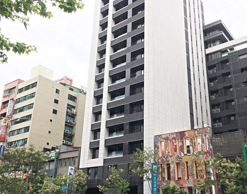 創意總監的精品2房近捷運東門站 - Image 1