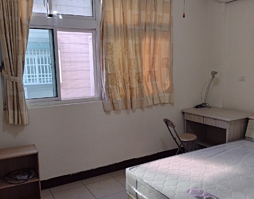 陽明高中旁套房全新家具水電網路第四台全包 - Image 1