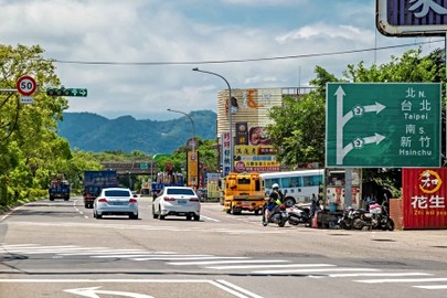 北二高龍潭交流道。