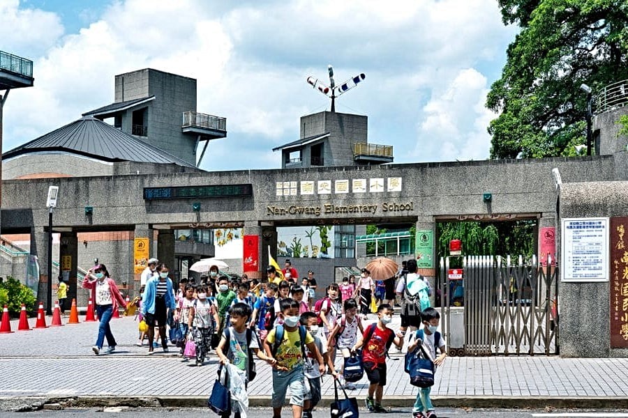 這裡享9年免接送學區。