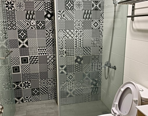 全新裝修、出入安全 - Image 2