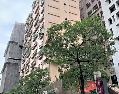 近中山國小站明亮平面套房有陽台 - Image 1