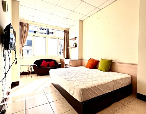 台中科大台中一中景觀採光套房 - Image 1