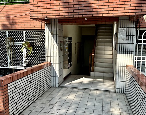 可租補.中華大學旁竹科12分鐘低樓層.分租套房. - Image 5
