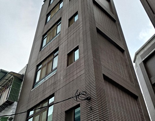 龜山工業區輕屋齡、清新、明亮套房 - Image 1