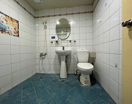 明道中學旁丨可租補丨三房平車丨2萬全含丨樓下迷克夏丨電梯直達 - Image 6