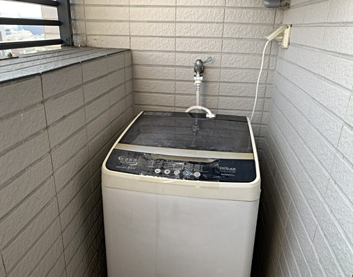 市區中心新裝修社區套房有陽台台水台電可寵 - Image 4