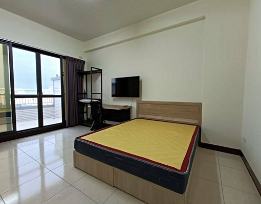 近東區豪宅型有陽台大套房 - Image 5