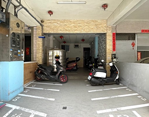 逢甲★電梯時尚精美裝潢★子母車騎樓機車位 - Image 7