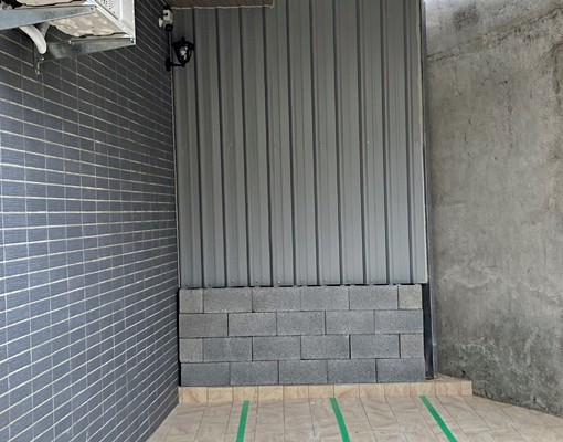 獨立套自租對外窗廁所水泥隔間 - Image 7