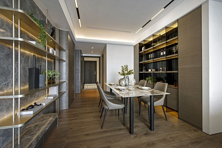 玄關獨立，餐廳寬敞