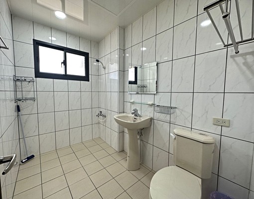 豆子埔公園旁16坪大套房,全新設備. - Image 7