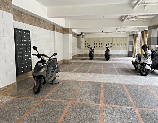 工業區✨飯店式全新裝潢✨陽台✨機車格✨垃圾集中回收✨台電計價 - Image 2