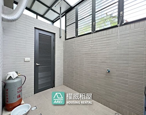 🚇MRT楠梓透天車墅全新5套房可停雙車權威 - Image 8