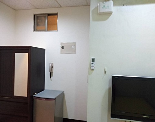 免费三和路三段4樓2套6坪7仟 - Image 1