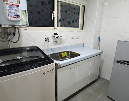 可租補+很新套房+流理台+獨立陽台 - Image 3