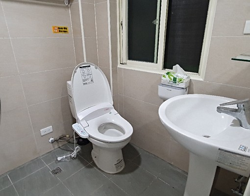 可租補+很新套房+流理台+獨立陽台 - Image 4