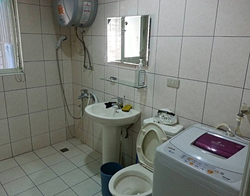 大套房適合情侶有對外窗及專用洗衣機 - Image 9