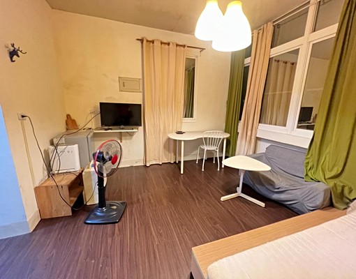 近大立百貨公司*邊間三面採光*出租美套房 - Image 1