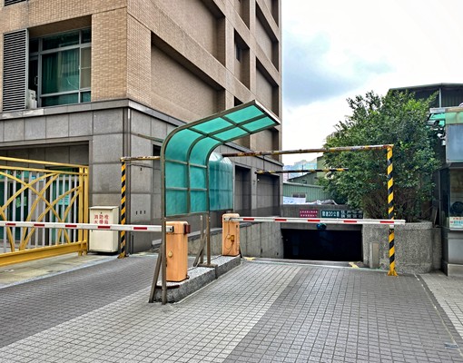 24h警衛.B1室內大車位.近彩色遠東 - Image 2