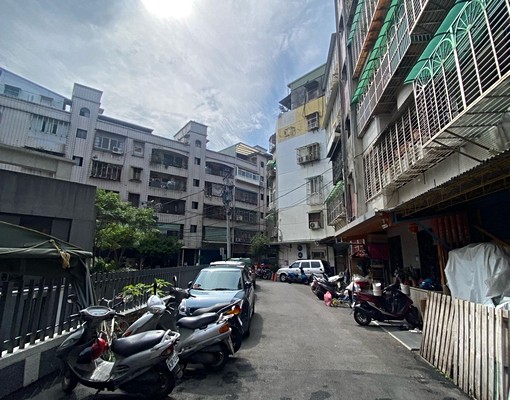 蘆洲有裝潢陽台套房0983398813 - Image 1