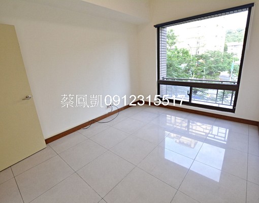 四期重劃區/國際網球場/稀有雙主臥方正4房/車位另計 - Image 11