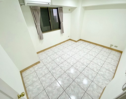 超大五房平車🔥可雙租補🔥家具電可談❤️冷氣全配 - Image 6