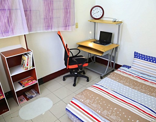 小巧經濟,捷運走路二分鐘,靜巷,限女性 - Image 1