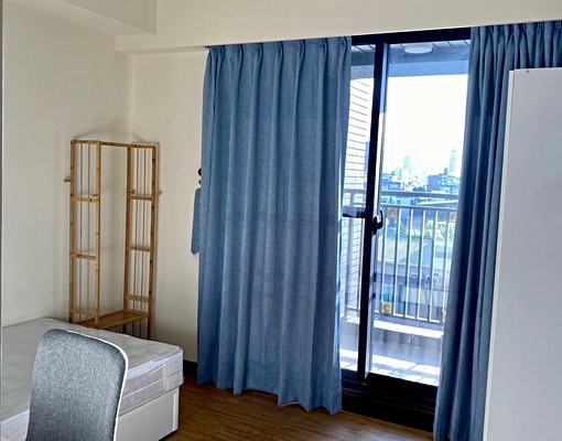 市府旁含車管近國中小學三房 - Image 1